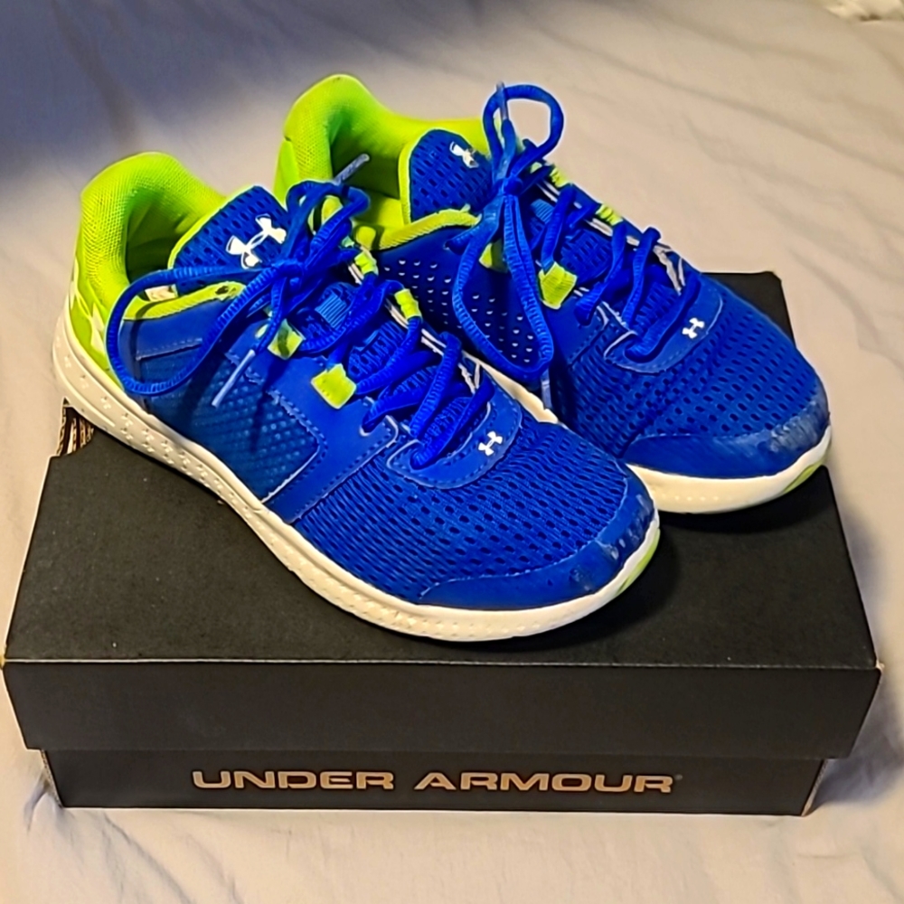Boys Under Amour Sneakers